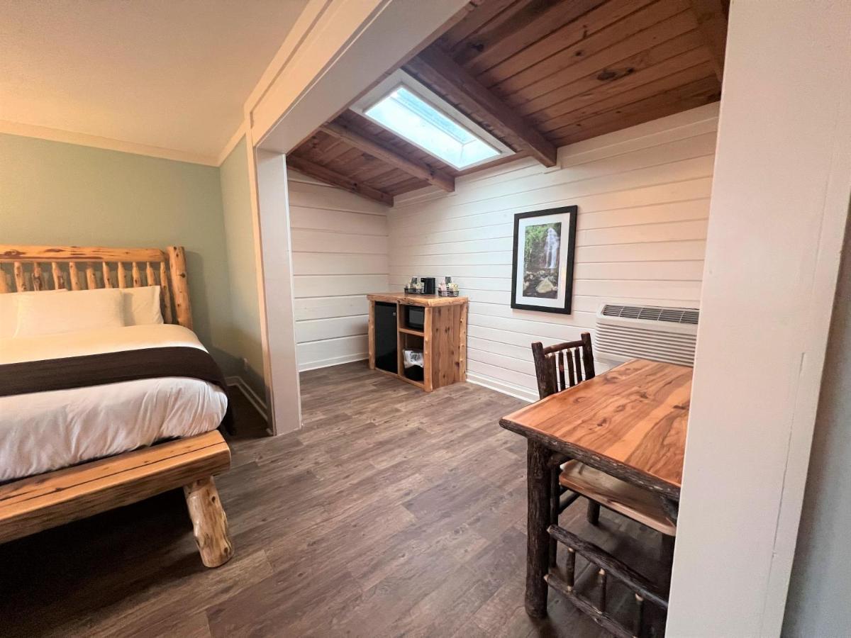 Mountain Top Inn And Resort Warm Springs エクステリア 写真